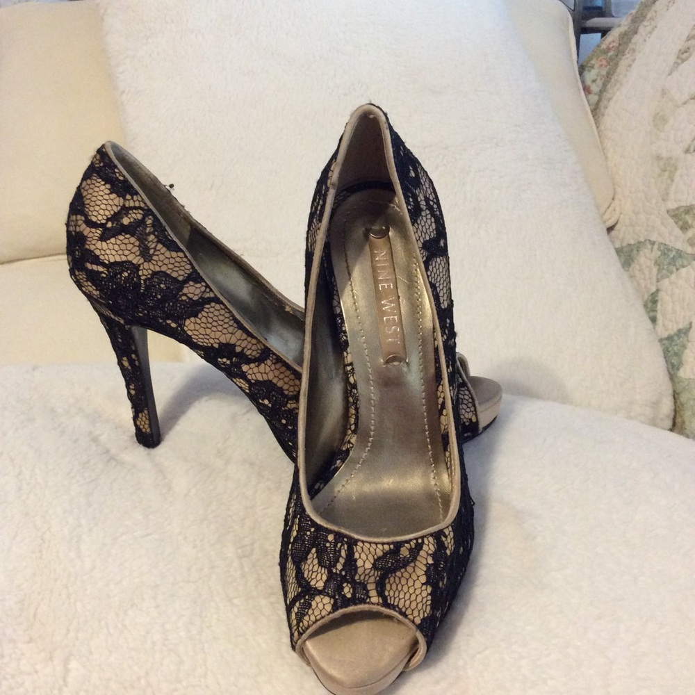 Nine West pump